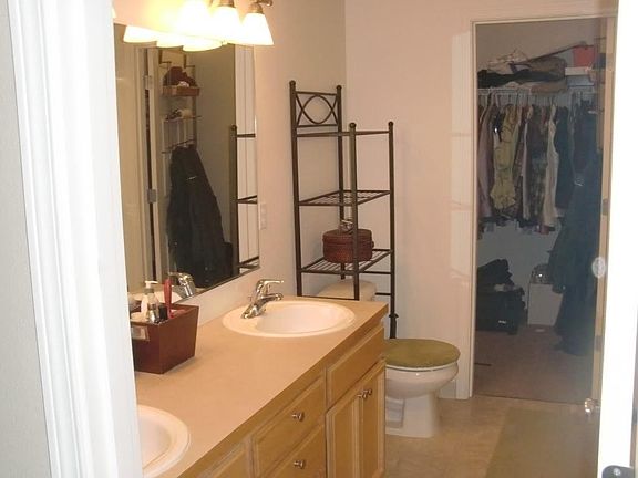 Ensuite Master Bath with Walk in Closet