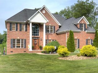 100 Crestridge Dr, Scott Depot, WV 25560