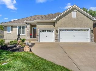9934 Fountain Cir, Lenexa, KS 66220