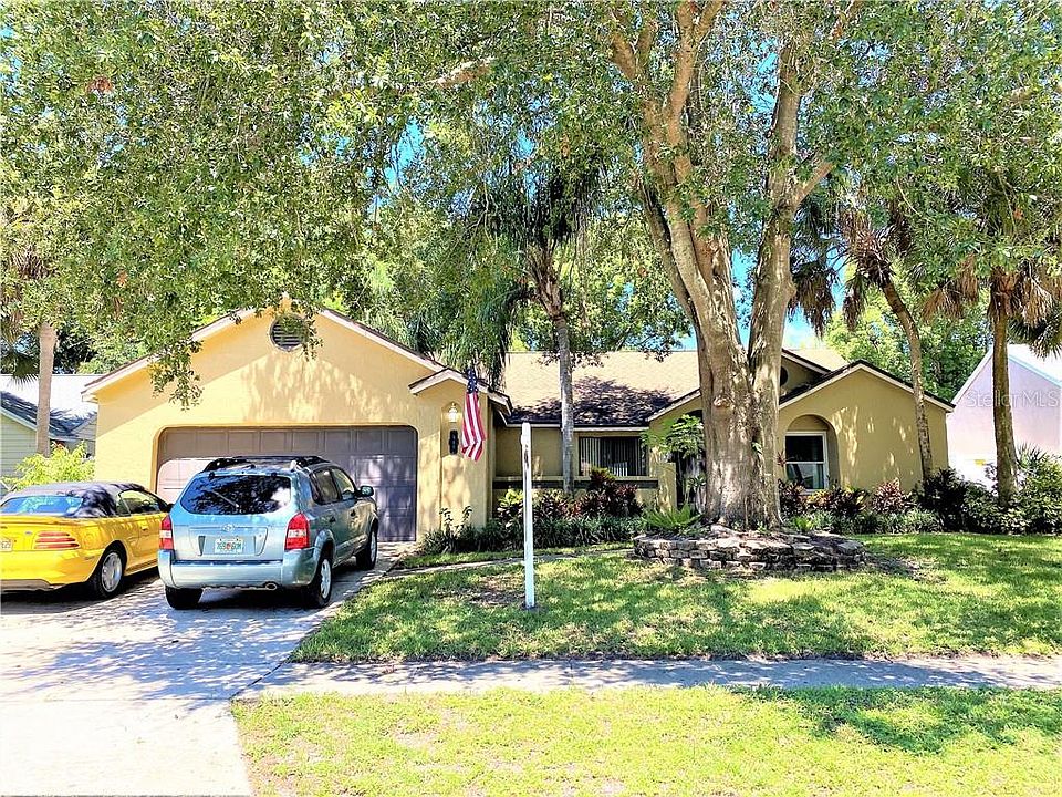 1st image of 517 Lakeshore Cir