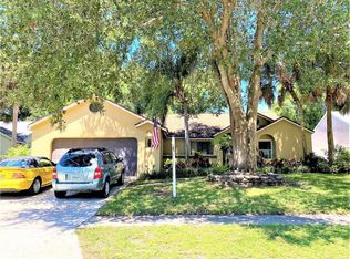 517 Lakeshore Cir, Lake Mary, FL 32746