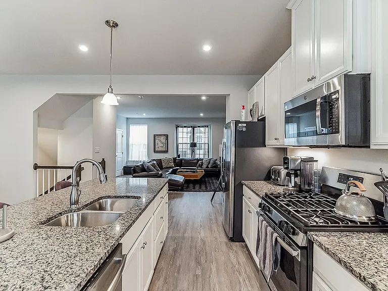 265 Compass Dr — Photo 4