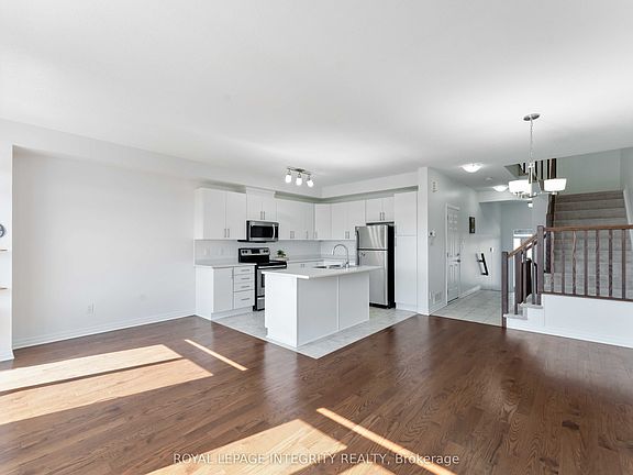 5th image of 521 Rioja St