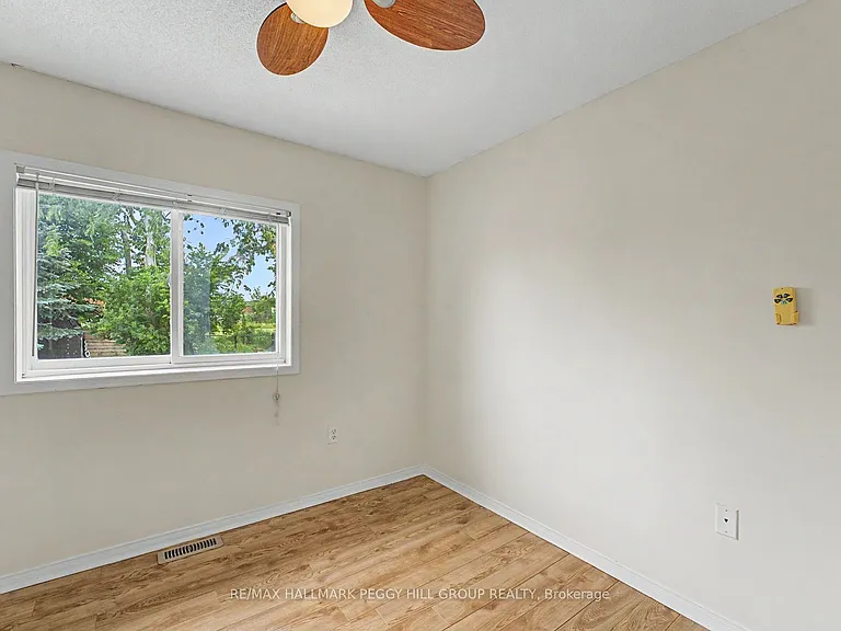 334 Dunsmore Ln — Photo 9