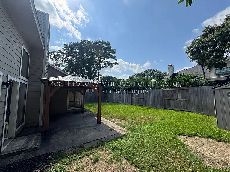 15907 Spring Forest Dr — Photo 24