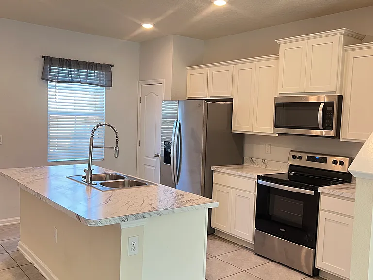 836 Rotary Rd — Photo 3