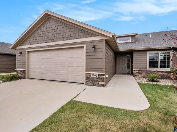 5707 S Plainside Pl, Sioux Falls, SD 57108