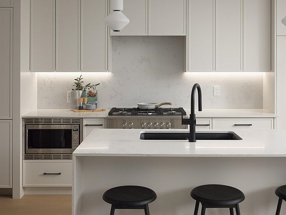5th image of 419 W 23rd Ave #4