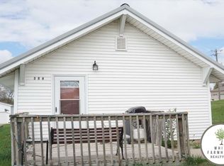 309 Chapin St, Winside, NE 68790