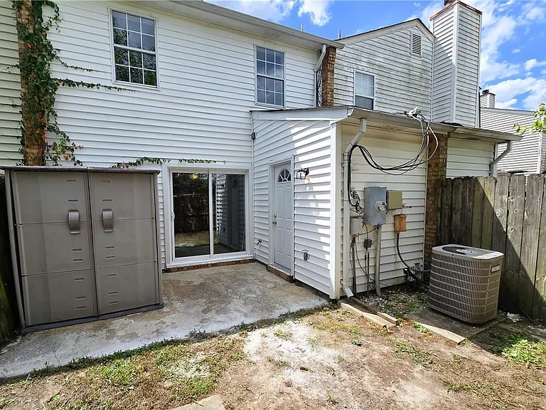 635 Biltmore Dr — Photo 23
