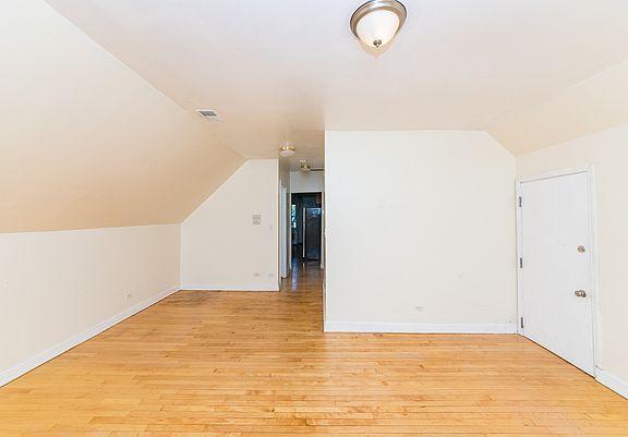 3rd image of 3114 N Monticello Ave #3