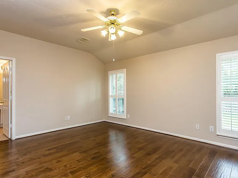 11 Fair Light Ct — Photo 18