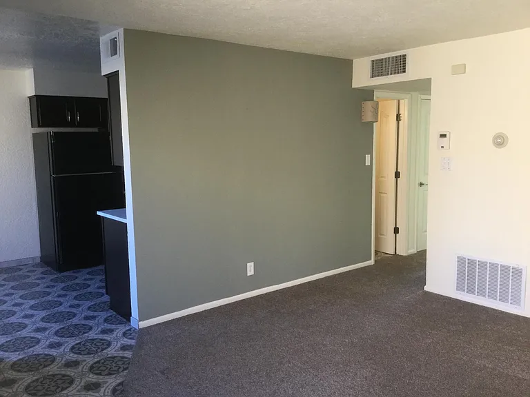 13216 Mountain Pl NE #B — Photo 3