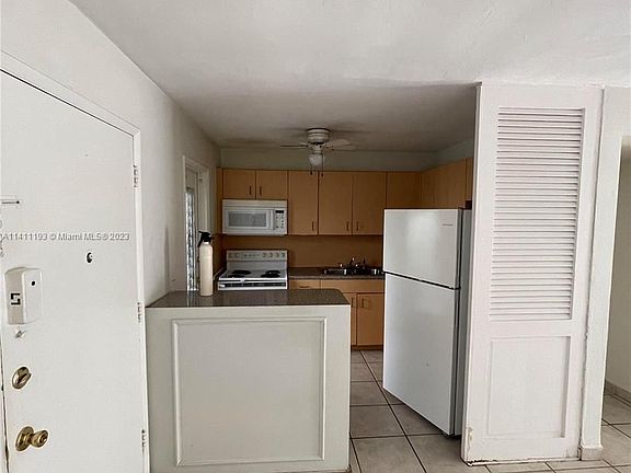 4th image of 1631 NE 114th St APT 108