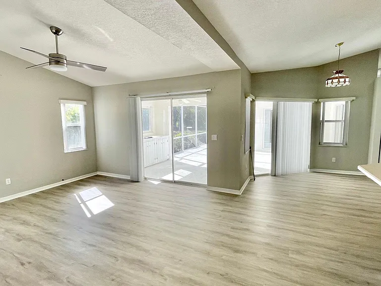 16 Whittington Dr — Photo 16