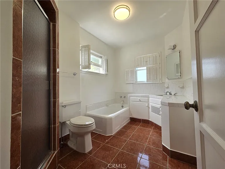 240 Euclid St — Photo 22