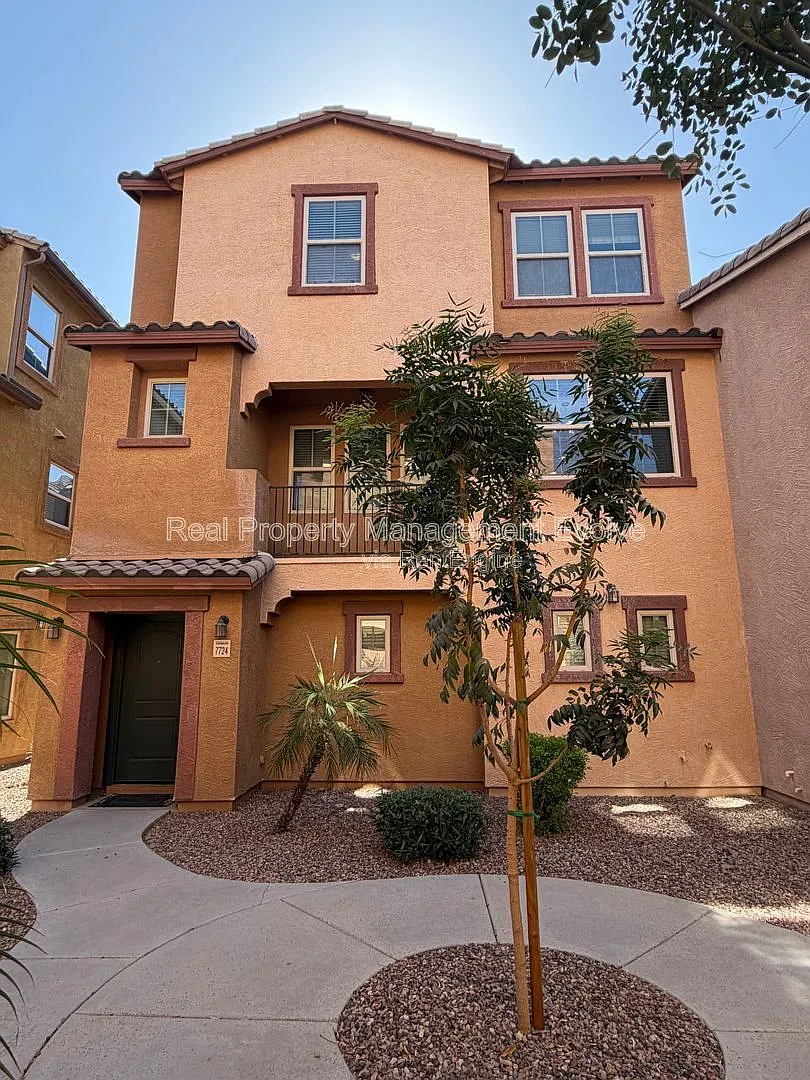 2 bed, 3.0 bath, 1284 sqft, $1,685 — Photo 1