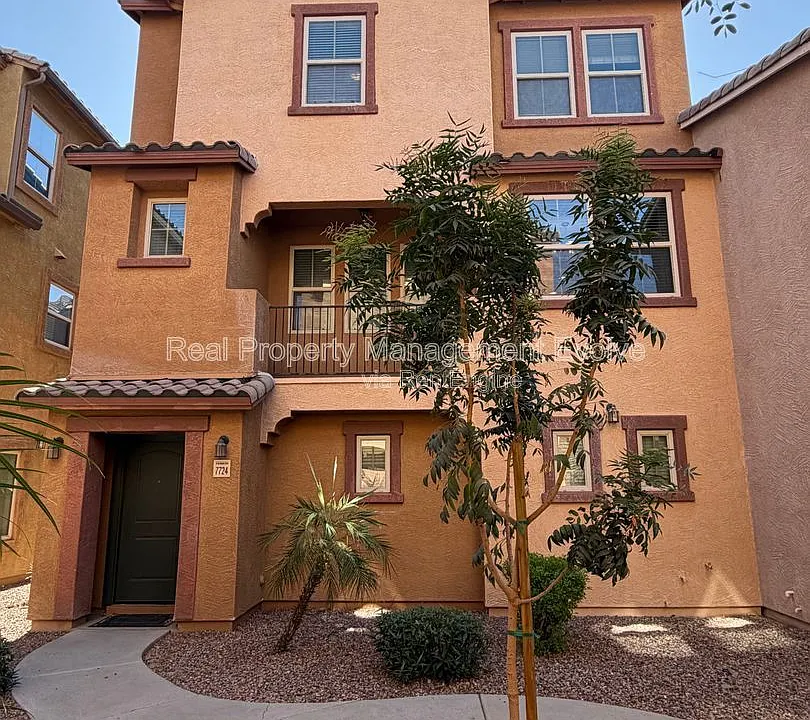 7724 W Pipestone Pl
