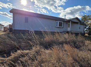 13836 N Clinton Rd, North Platte, NE 69101