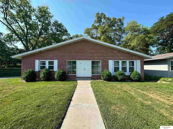 401 W 27th Ave, Bellevue, NE 68005