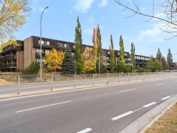 3519 W 49th St NW #39, Calgary, AB T3A 2C7