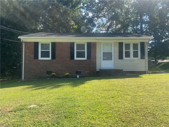 1120 E Springfield Rd, High Point, NC 27263