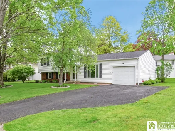 207 Myrtle St, Jamestown, NY 14701
