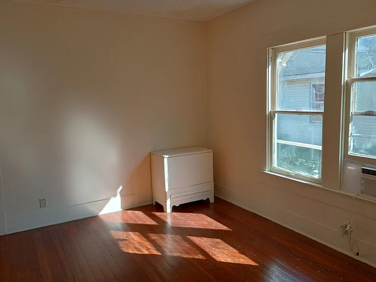 2222 Vance Ave — Photo 5