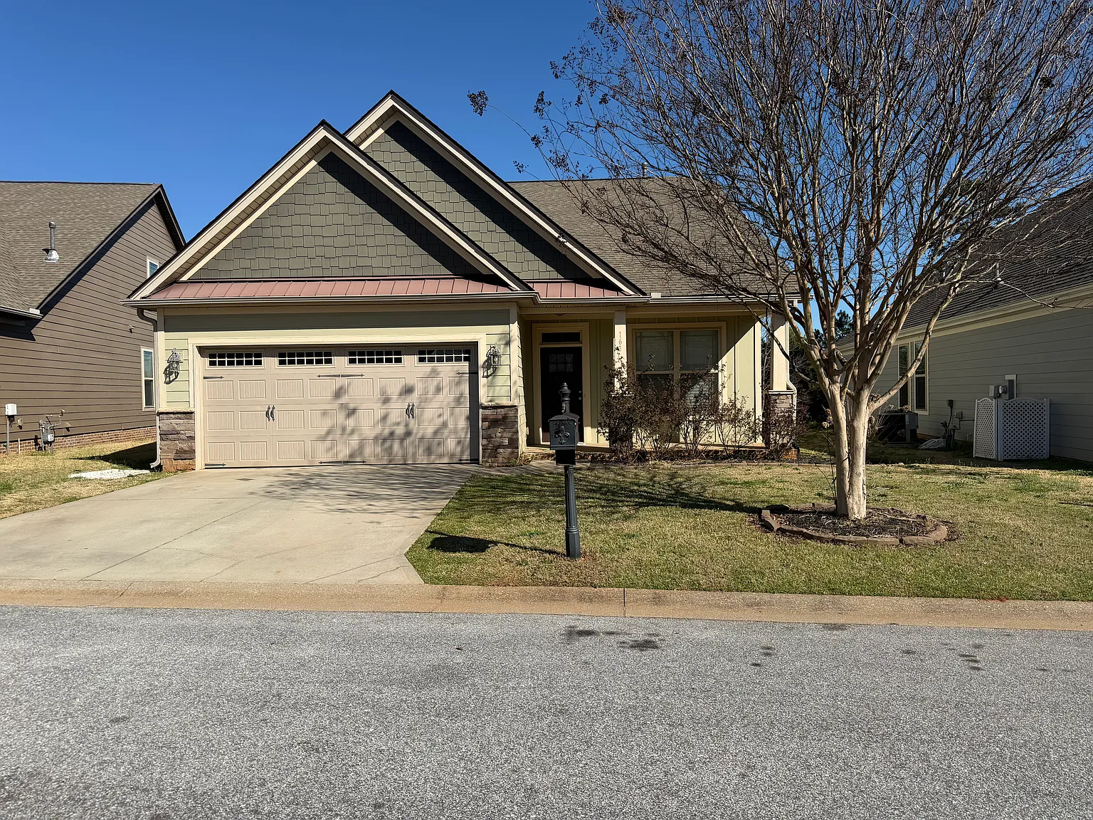 4 bed, 2069 sqft, $2,200 — Photo 1