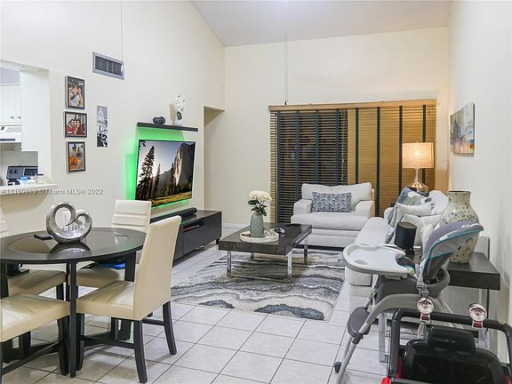 4th image of 10237 NW 9th Street Circle 212 #4