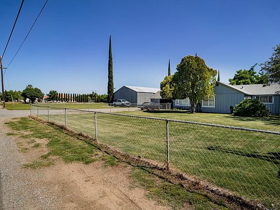 3rd image of 3738 Oswald Rd