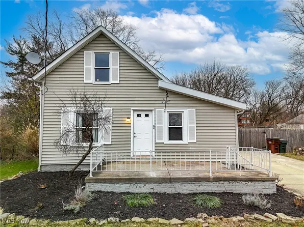 7773 York Rd, Parma, OH 44130
