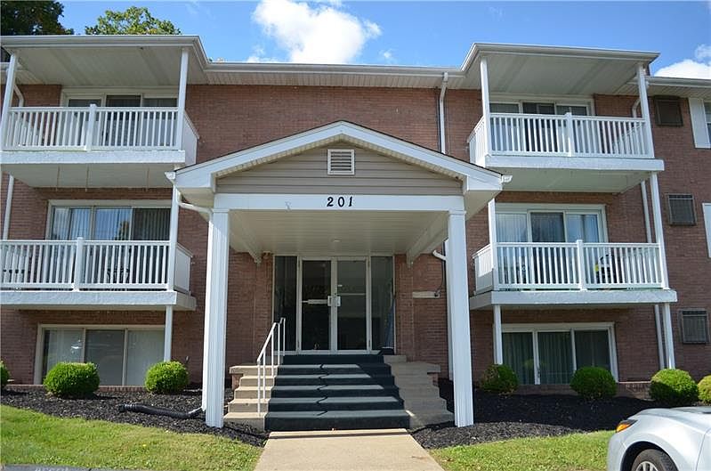 201 Coraopolis Rd APT 4, Coraopolis, PA 15108 | MLS #1626023 | Zillow