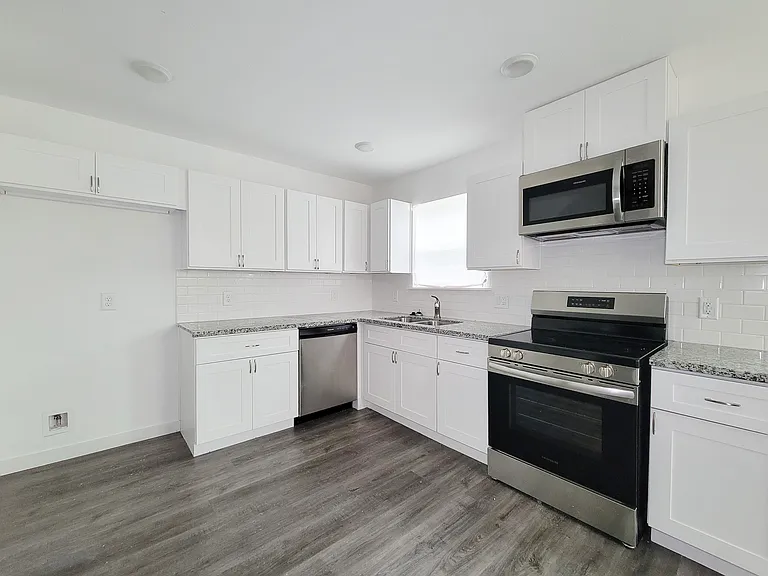 8122 Sterlingshire St #A — Photo 31