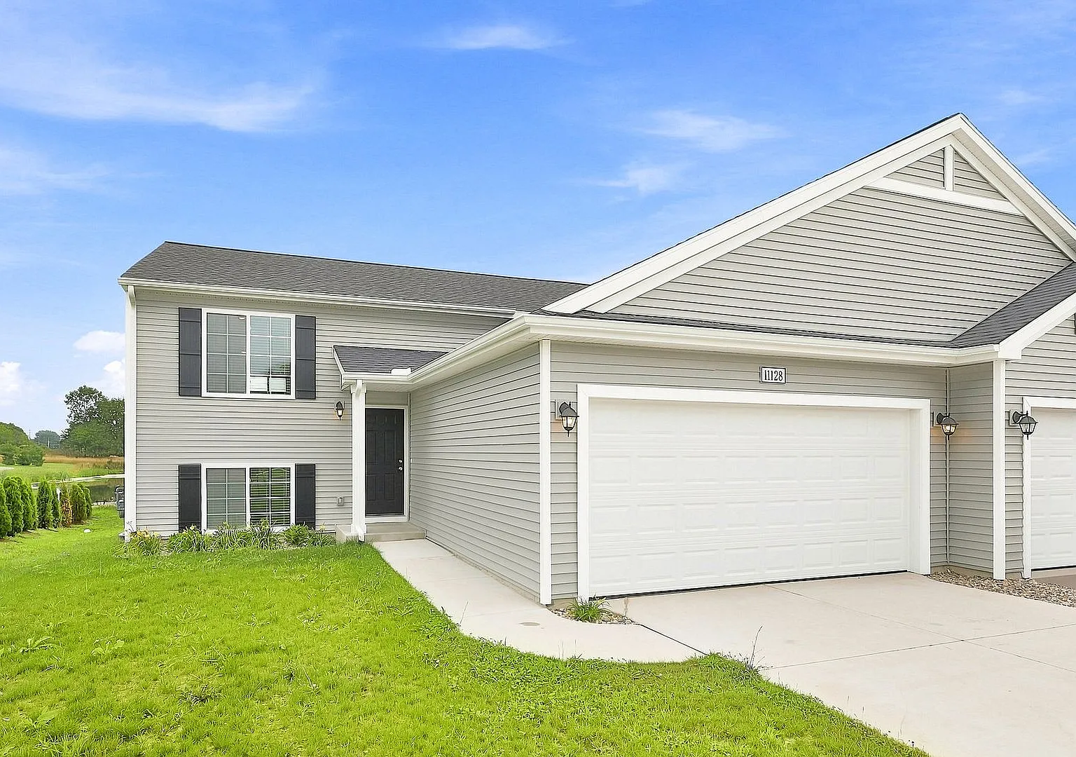 Move In Special: Get August & September Rent FREE! Move in by August 31st to receive FREE rent fo... — Photo 2