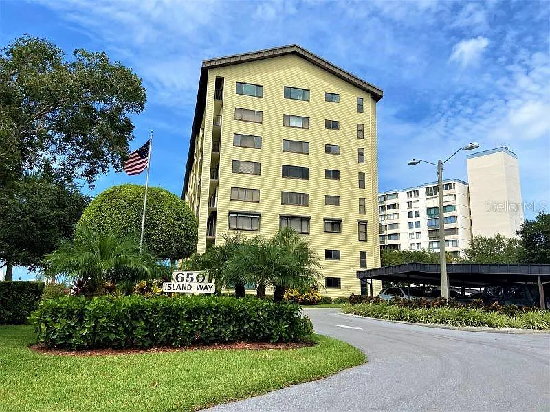 2 bed, 2.0 bath, 1355 sqft, $3,300 — Photo 2
