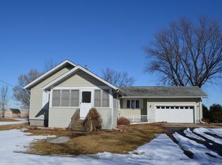 24748 Maple St, Oran, IA 50664