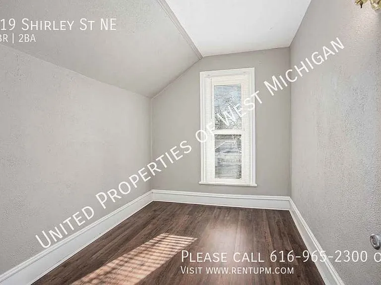 519 Shirley St NE — Photo 7