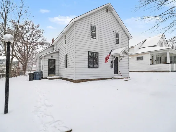 709 E Loomis St, Ludington, MI 49431