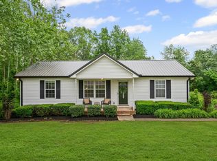 105 Cedarview Dr, Charlotte, TN 37036