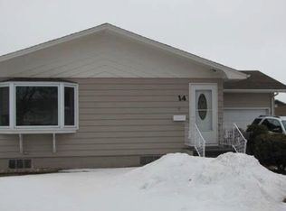 14 S 10th St, Oakes, ND 58474
