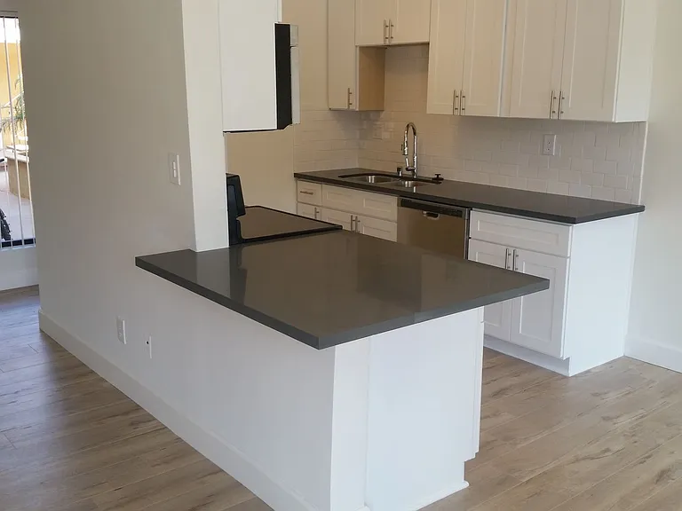 431 Indiana St — Photo 13