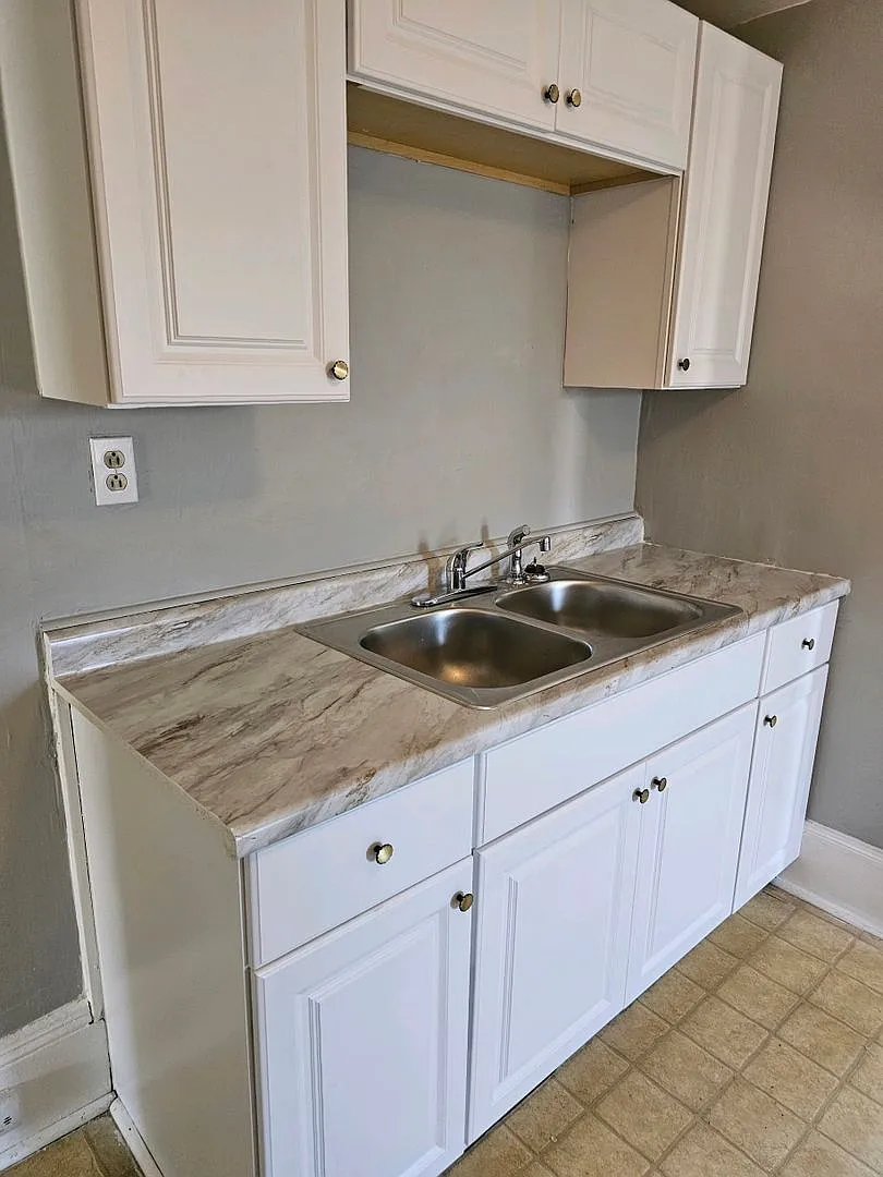 2901 Riverside Avenue — Photo 2