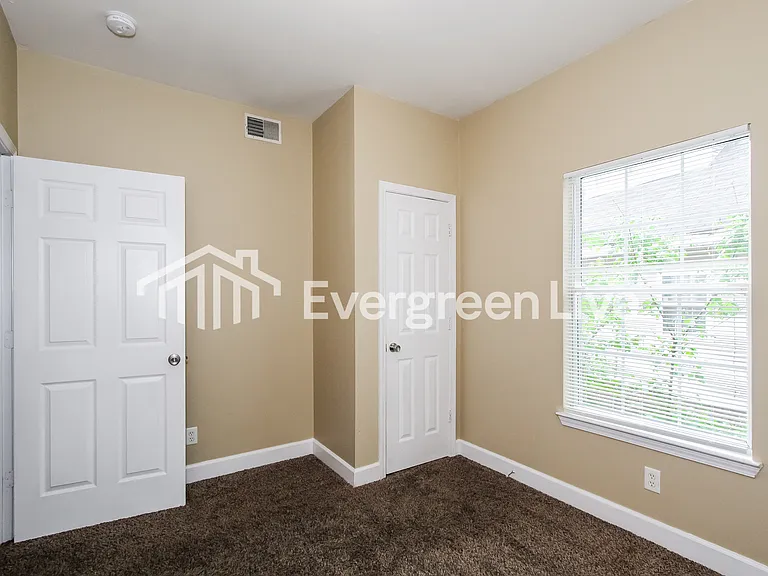 200 Lamplighter Ln — Photo 11