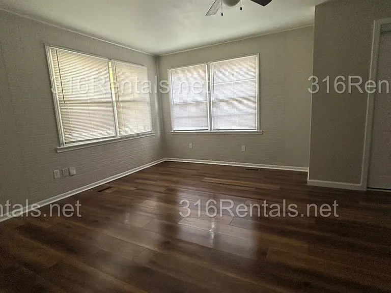 2546 S Pattie Ave — Photo 4