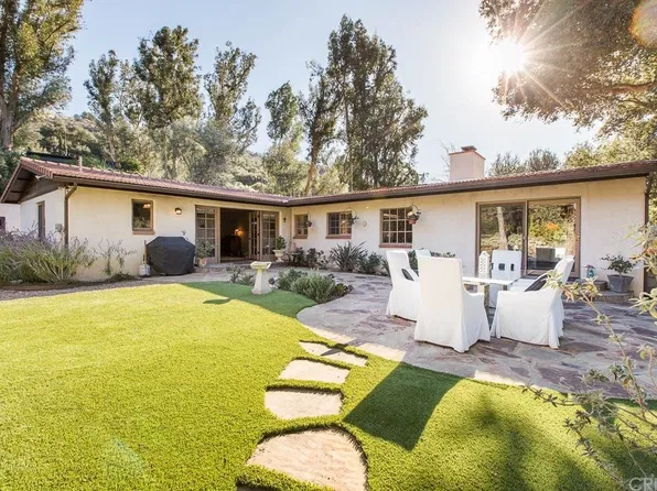 20521 Cheney Dr, Topanga, CA 90290