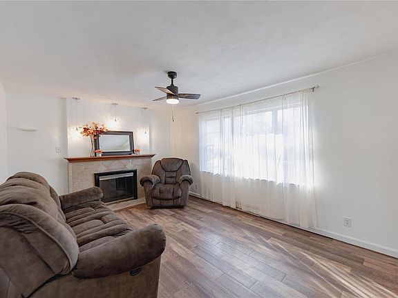 5th image of 4427 Schmittwoods Ct