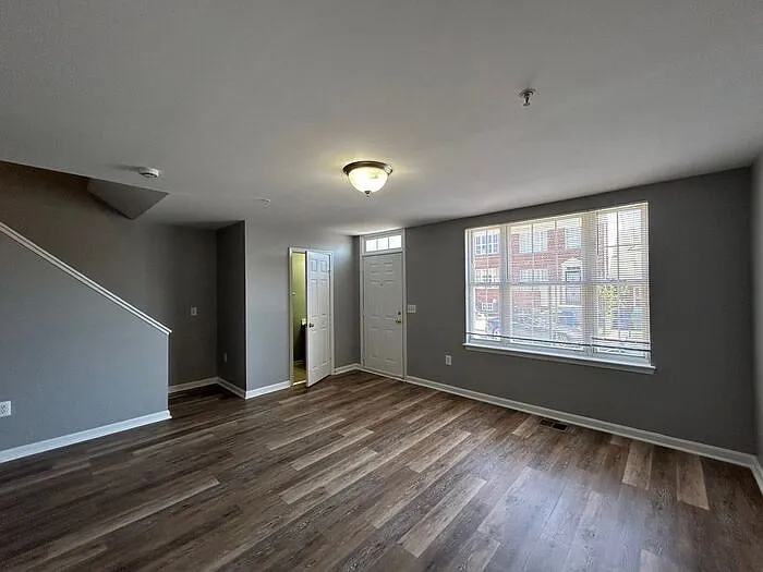 1199 Whatcoat St — Photo 3