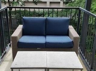 525 Adams St APT 4R, Hoboken, NJ 07030