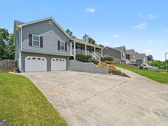 2nd image of 363 Oak Glen Dr